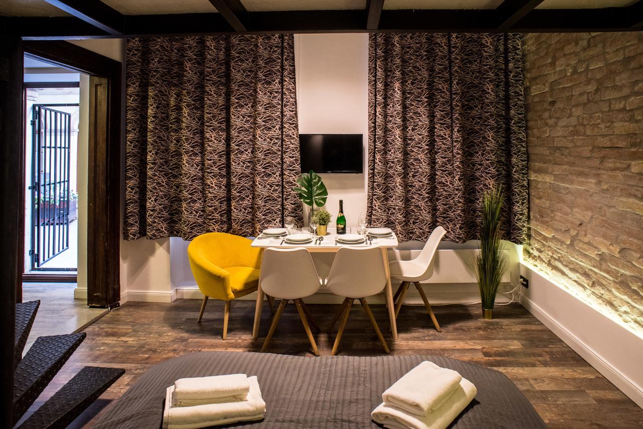 Very Stylish And Fresh Studio Home In The Center Budapest Ngoại thất bức ảnh